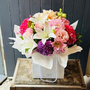 Products: Blush Pink Posy Bag