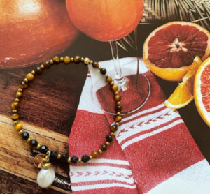 Luxe X Vania: VANIA - LUXE COLLAB TIGERS EYE AND ONYX BRACELET WITH PEARL CHARM