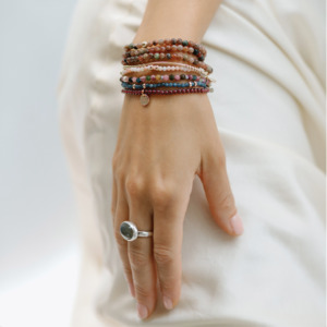 VANIA - AMULETO GARNET BRACELET - SMALL BEAD