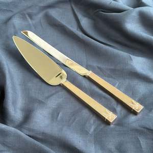 The Minimal Studio: Vera Wang Love Knots Cake Knife & Server
