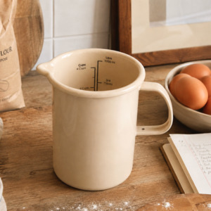 Cook: Enamel Measuring Jug