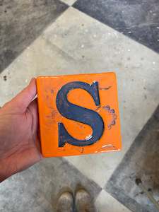 Square Tiles: Letter S ceramic tile