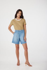 Eden Short in Bluejay