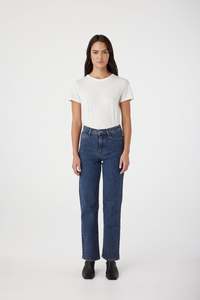 Zoe High Straight Jean – Harbour