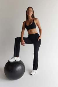 Core Comfort Elevate Flare Pant – Black