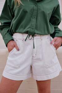 Weekender Short – Ecru