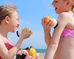 Summer Essentials: Solar Buddies sunscreen applicator – twin pack