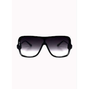 Sunglasses 2: Otra Jagger