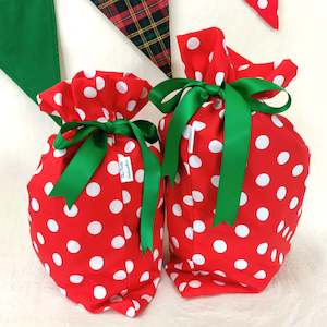 Products: Spotty Ruffle Reusable Gift Bags - The Party Godmother