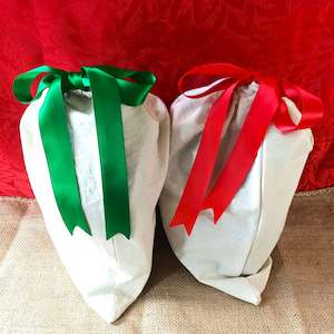 Classic Calico Reusable Gift Bag - The Party Godmother