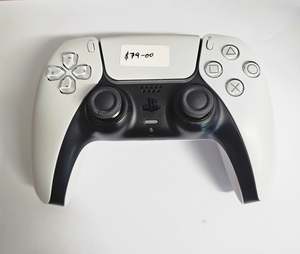 Controllers: Pre-owned PS 5 controller