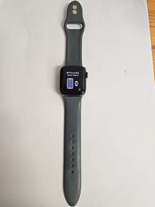 Wearables: Apple watch SE