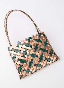 Sculpture: 12 End Copper And Green Kete