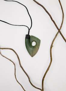 Pounamu: Pounamu Hook Pendant