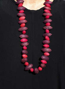 Ngahuru Hei Mahia To Tatou Ao: Coloured Karaka Berry Lei - Tangimoe Clay