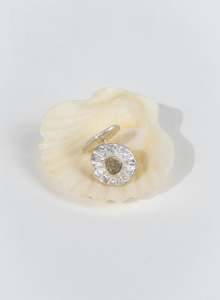 Phillipa Gee: Dot Gold Stud Earrings