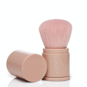 Lumee Cosmetics: Kabuki Brush
