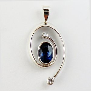 Coloured Stone Pendants: 64712