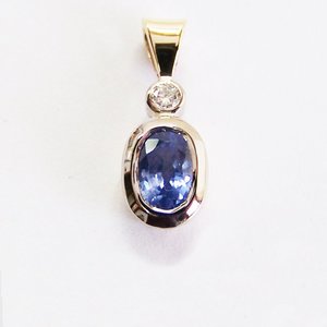 Coloured Stone Pendants: 20825