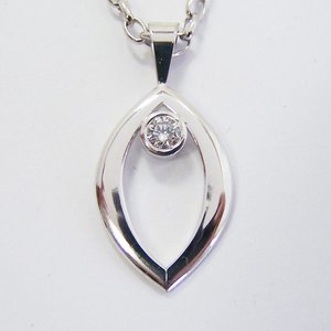 Diamond Pendants: 21099
