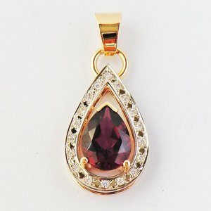 Coloured Stone Pendants: 68641