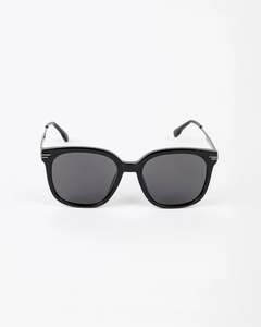 Stella Gemma 1: Stella Judy Sunglasses Black 700