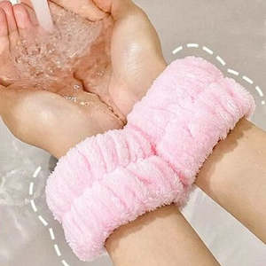 Hair Accessories: Face Cleansing Wristbands
