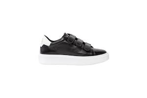 Sneakers: Tayree