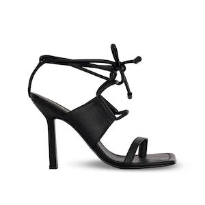 Kat Maconie: Odessa - Black