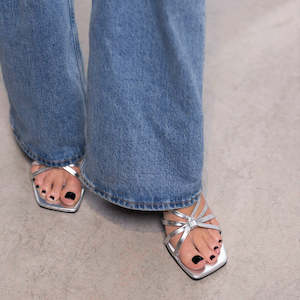 Makeup: Toe Layers - Neutrals / Black