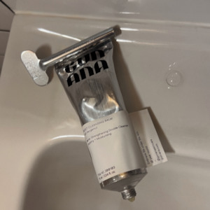 Skincare: A Scandinavian Gift - Metal Tube Key