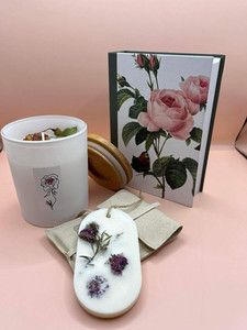 Products: The 'Festoon' gift box the social scent co