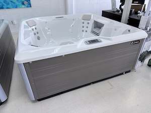 Floor Model HotSpring Limelight Beam