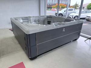 Floor Model HotSpring Highlife Envoy