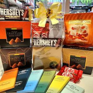 Best Sellers: Gold Hershey's Hamper Smal