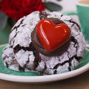 Seasonal: Chocolate Crackle Cookies