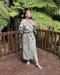 Dresses: Luxe Cotton Robe - Daisy Print