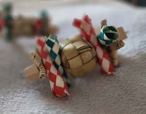 Palm & Bamboo Fun Cracker