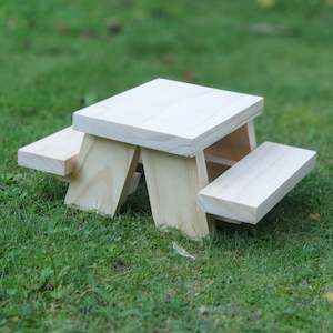 Kiln-dried Pine Chinchilla Picnic Table