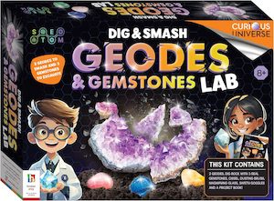 8 Year Old: Curious Universe Dig & Smash Geodes Kit