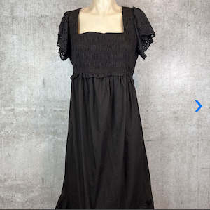 Mama Friendly 1: Boohoo Midi Dress - 14