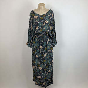 100: Briarwood Dress - M