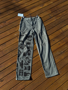 Graphic jeans The Uncomfy Project
