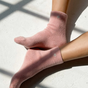 Le Bon Shoppe: Cloud Socks - Pink Rose + Silver Seashell