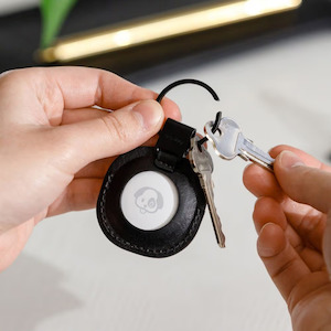 Orbitkey: Leather Holder For AirTag - Black