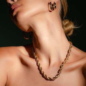 Body: Eclipse Necklace - Gold