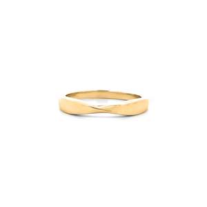 Cinched Ring in Yellow Gold