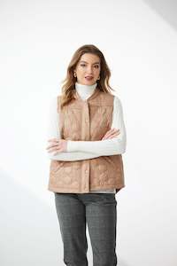 Newport: NEWPORT GLACIER QUILTED VEST - LATTE