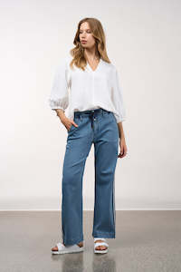 Vogue Denim: MADLY SWEETLY CHARLI PANT - LIGHT DENIM
