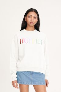 Womens Hoods Sweats: HUFFER SLOUCH CREW 350/EDITORIAL - CHALK